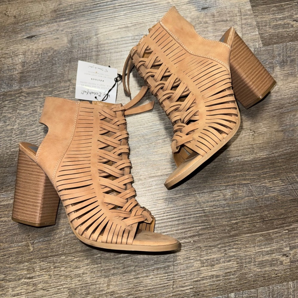 DV Dolce Vita Alyson Womens 11 Taupe Braided Cutout Block Heel Sandals NWT